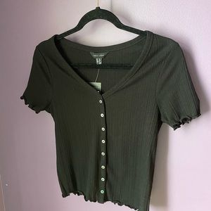 New Look | cropped button down tee